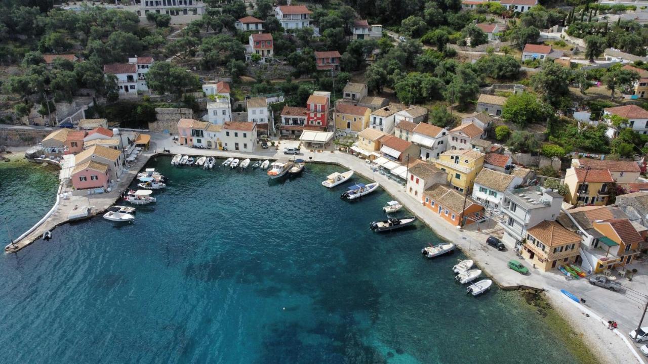 Old Harbour Apartments By Corfuescapes Гайос Екстериор снимка